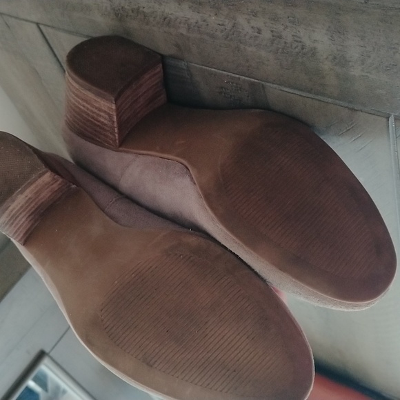 Steve Madden suede light grey/ tan booties size 6.5 Heel is 4.5cm - Picture 5 of 6